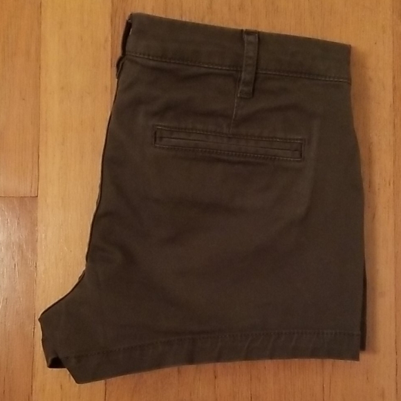 Express Shorts - Picture 3 of 5